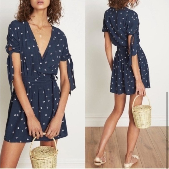 Faithful the brand Oslo wrap dress Estella floral print sleeve ties bow - Picture 8 of 16